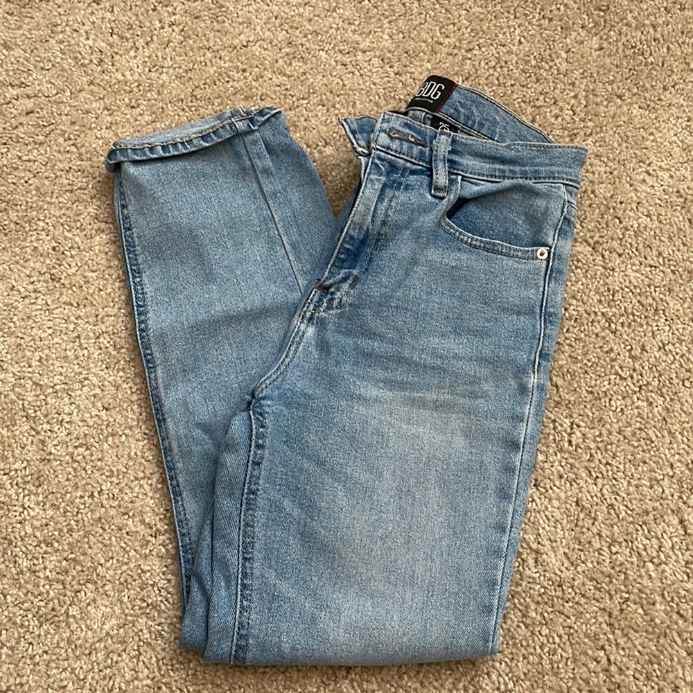 BDG Girlfriend high-rise cropped jeans!